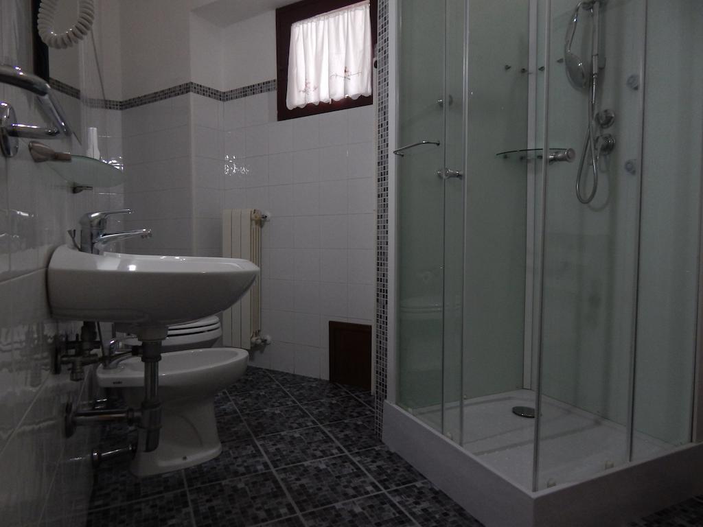 Hotel Il Platano Ottana Zimmer foto